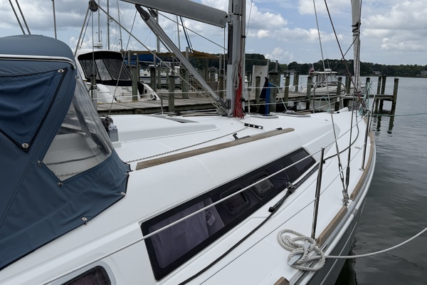 Mystique 37ft Beneteau Yacht For Sale