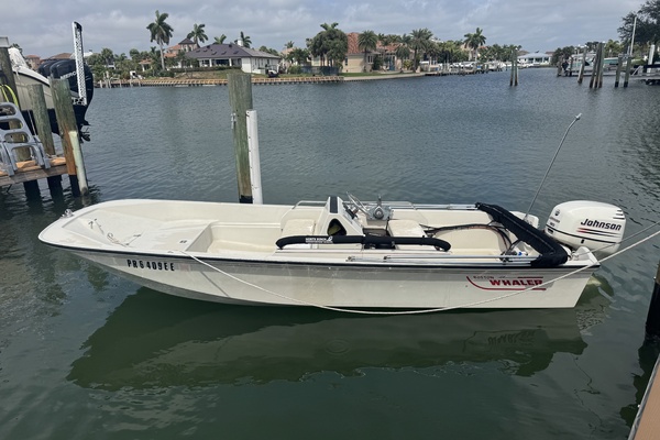 17ft Boston Whaler Yacht For Sale