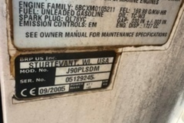 17ft Boston Whaler Yacht For Sale