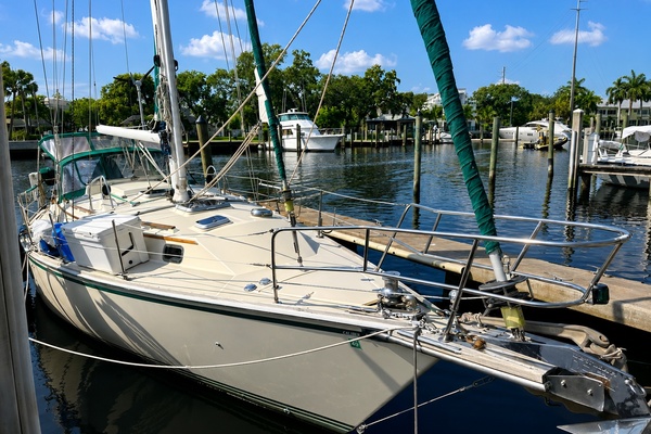 Michael Leslie 40ft Caliber Yacht For Sale