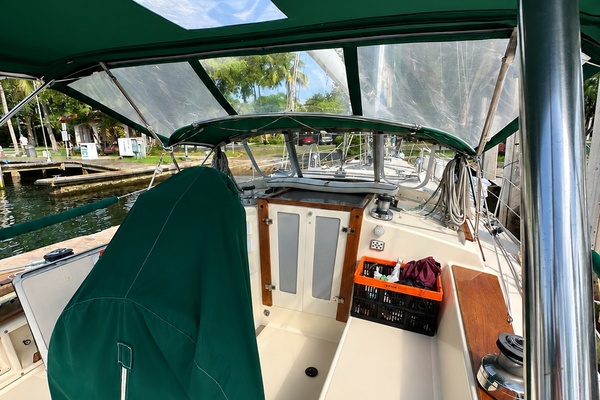 Michael Leslie 40ft Caliber Yacht For Sale
