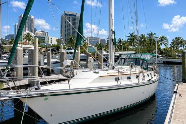 Michael Leslie 40ft Caliber Yacht For Sale