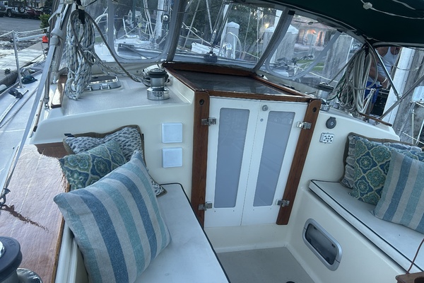 Michael Leslie 40ft Caliber Yacht For Sale