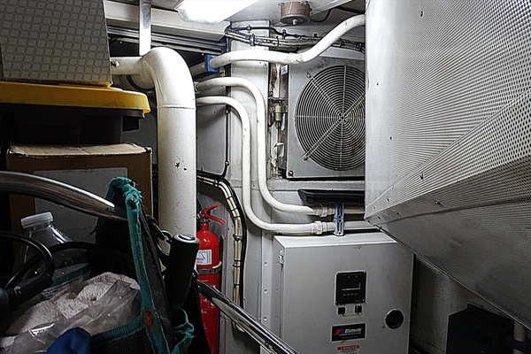 100ft Azimut Yacht For Sale