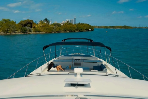 100ft Azimut Yacht For Sale