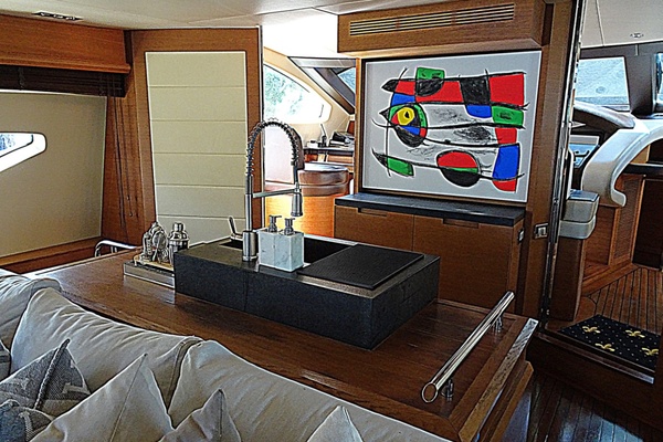 100ft Azimut Yacht For Sale
