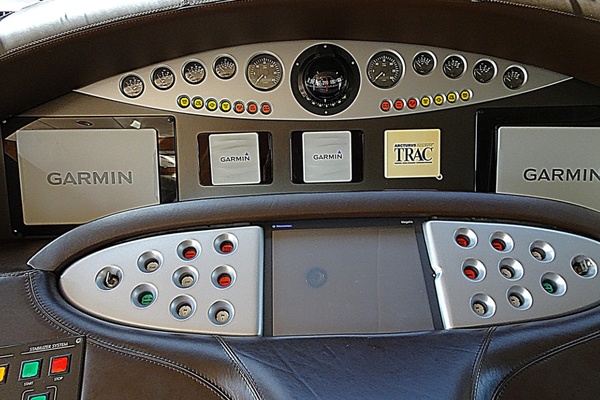 100ft Azimut Yacht For Sale