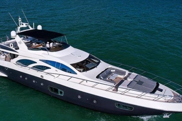 100ft Azimut Yacht For Sale