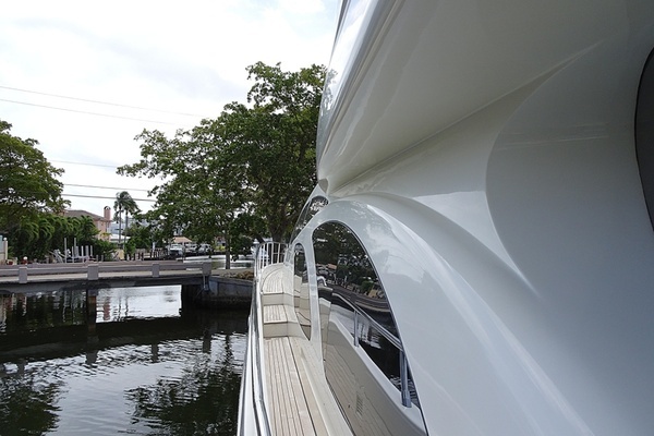 2010 Azimut 100