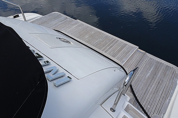 2010 Azimut 100