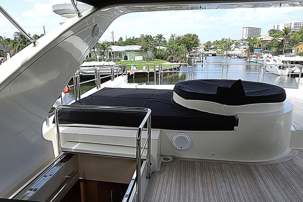 100ft Azimut Yacht For Sale