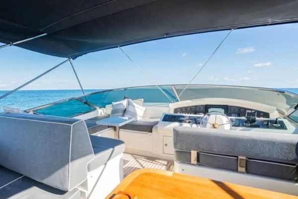 2010 Azimut 100
