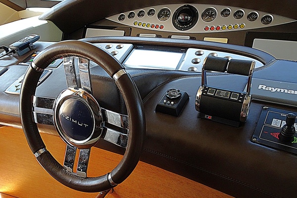 100ft Azimut Yacht For Sale