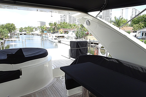100ft Azimut Yacht For Sale