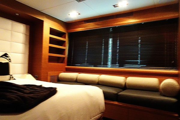 100ft Azimut Yacht For Sale
