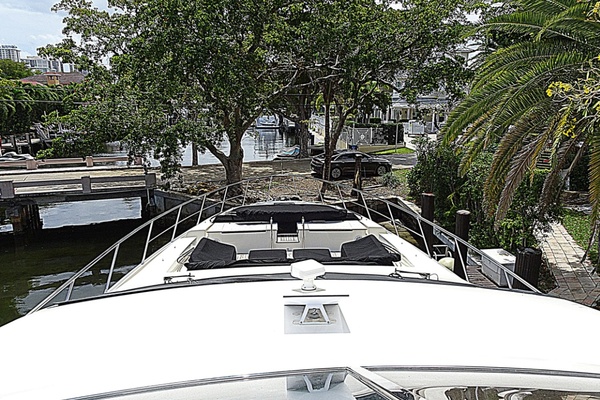 100ft Azimut Yacht For Sale
