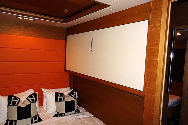 2010 Azimut 100