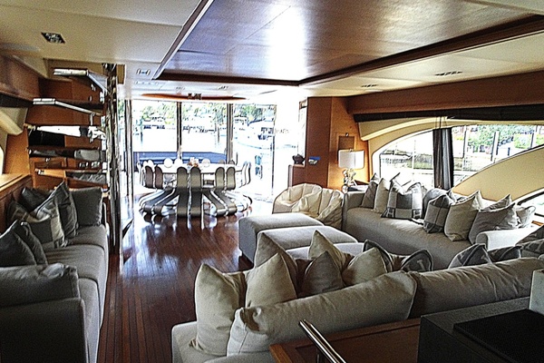 100ft Azimut Yacht For Sale