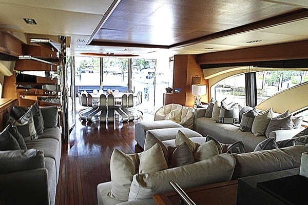 2010 Azimut 100