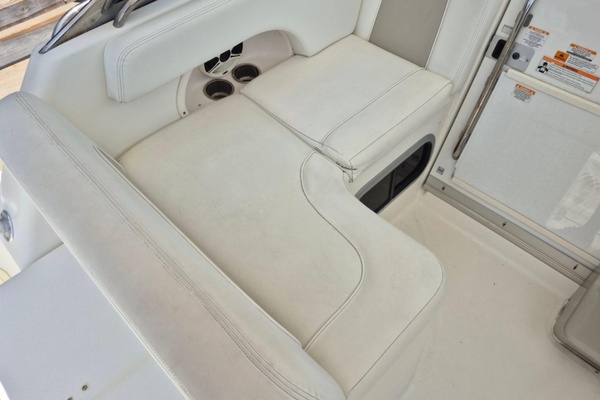 30ft Robalo Yacht For Sale