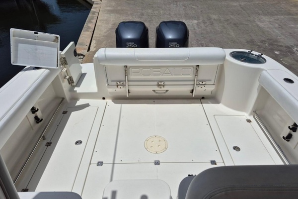 30ft Robalo Yacht For Sale