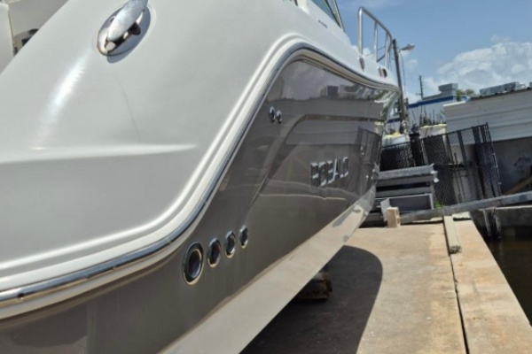 30ft Robalo Yacht For Sale