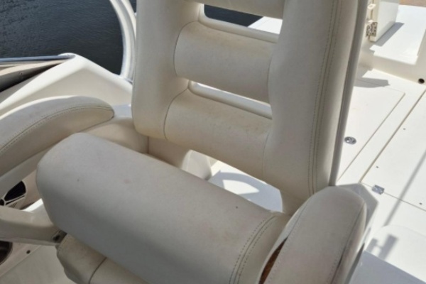 30ft Robalo Yacht For Sale