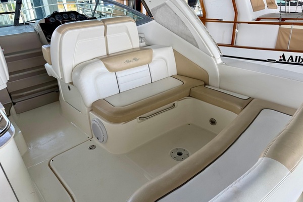 35ft Sea Ray Yacht For Sale