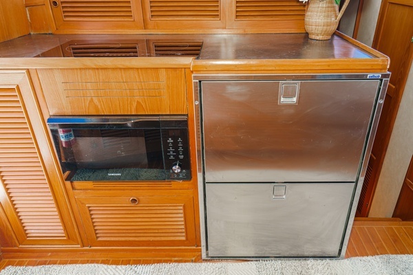 Offshore Yachts Sedan Yacht For Sale