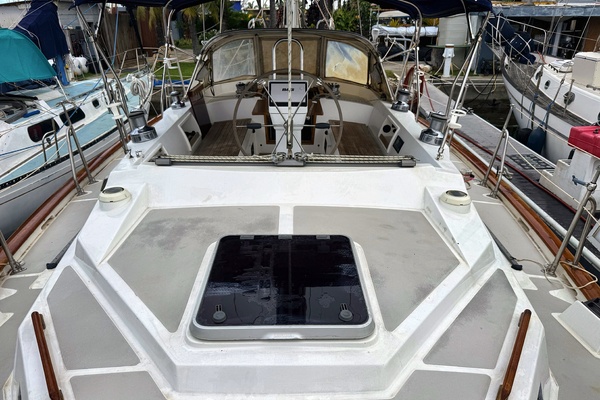 48ft Tayana Yacht For Sale