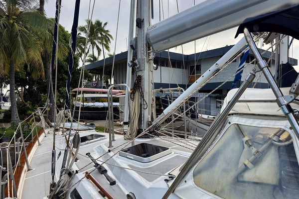48ft Tayana Yacht For Sale