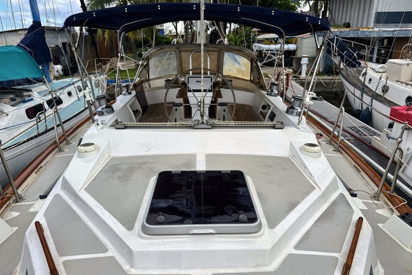 48ft Tayana Yacht For Sale