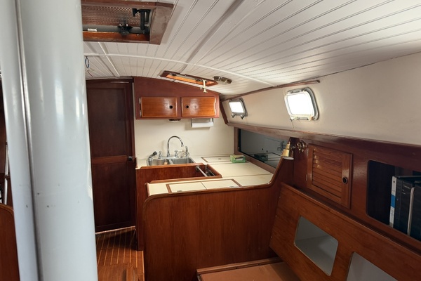 PANACEA 42ft Pearson Yacht For Sale