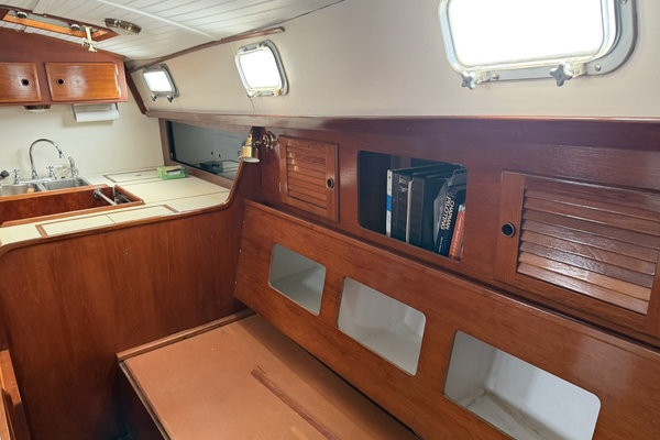PANACEA 42ft Pearson Yacht For Sale