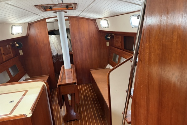 PANACEA 42ft Pearson Yacht For Sale