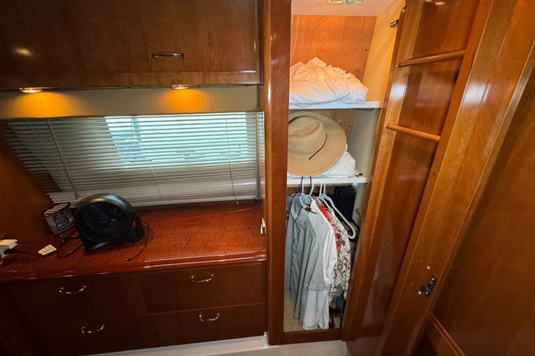 MO HEINE 46ft Carver Yacht For Sale