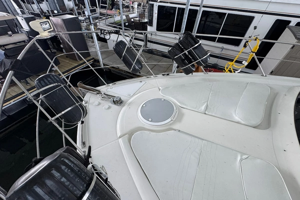 2004 Carver 46