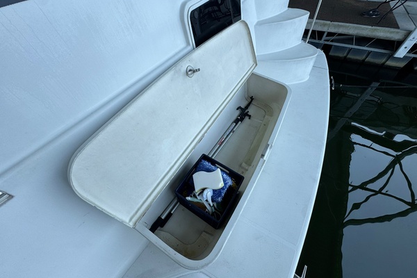 MO HEINE 46ft Carver Yacht For Sale