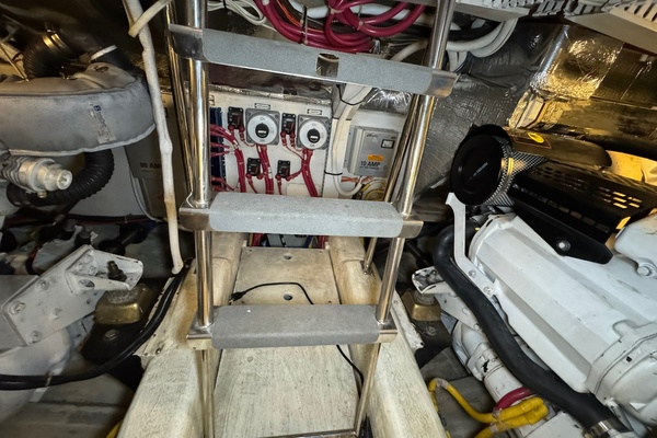 MO HEINE 46ft Carver Yacht For Sale