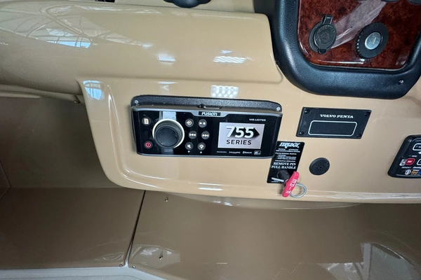 2004 Carver 46