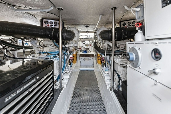 60ft Hatteras Yacht For Sale