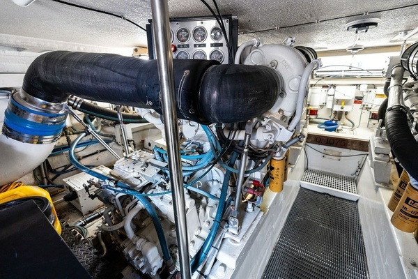 60ft Hatteras Yacht For Sale