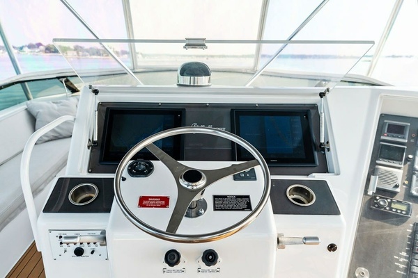 60ft Hatteras Yacht For Sale