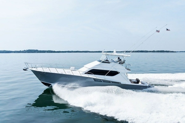 Hatteras 60 Convertible Yacht For Sale