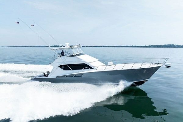 Hatteras 60 Convertible Yacht For Sale
