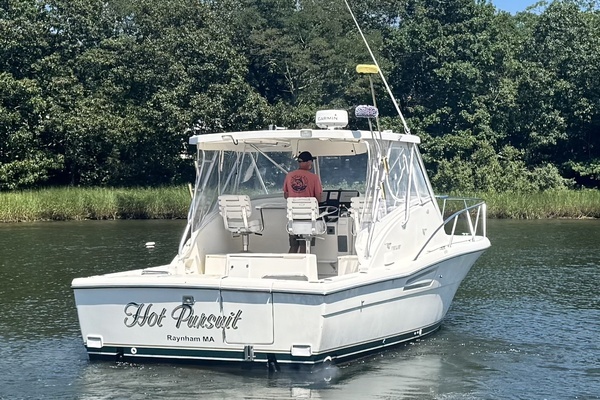 Photo of the 1996 Pursuit 3000 Offshore Express
