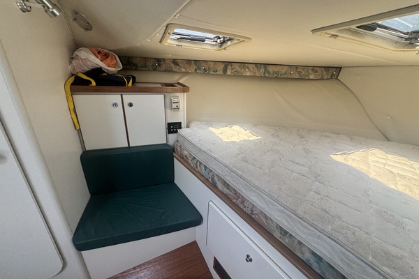 30ft Pursuit Yacht For Sale