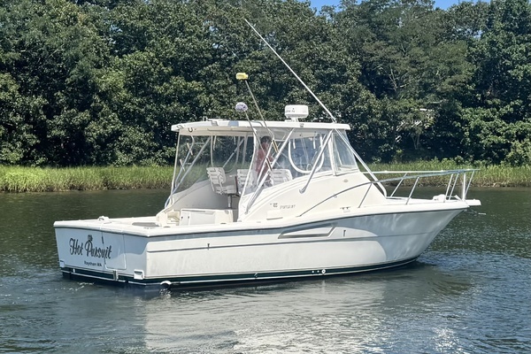 Photo of the 1996 Pursuit 3000 Offshore Express