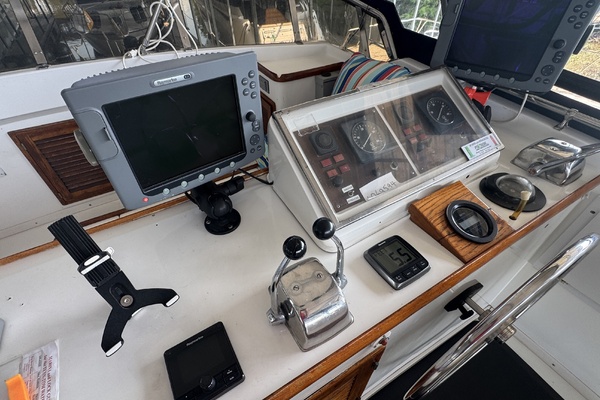 Delta Bliues 48ft Jefferson Yacht For Sale