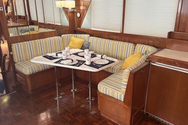 Delta Bliues 48ft Jefferson Yacht For Sale